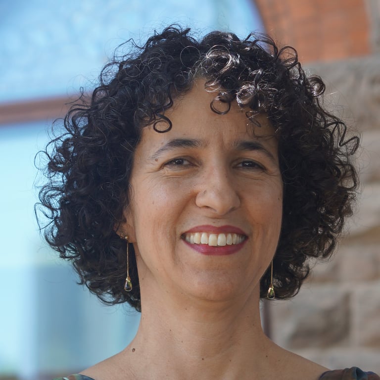 Monica Nogueira, Brazilian therapist in Toronto, Ontario